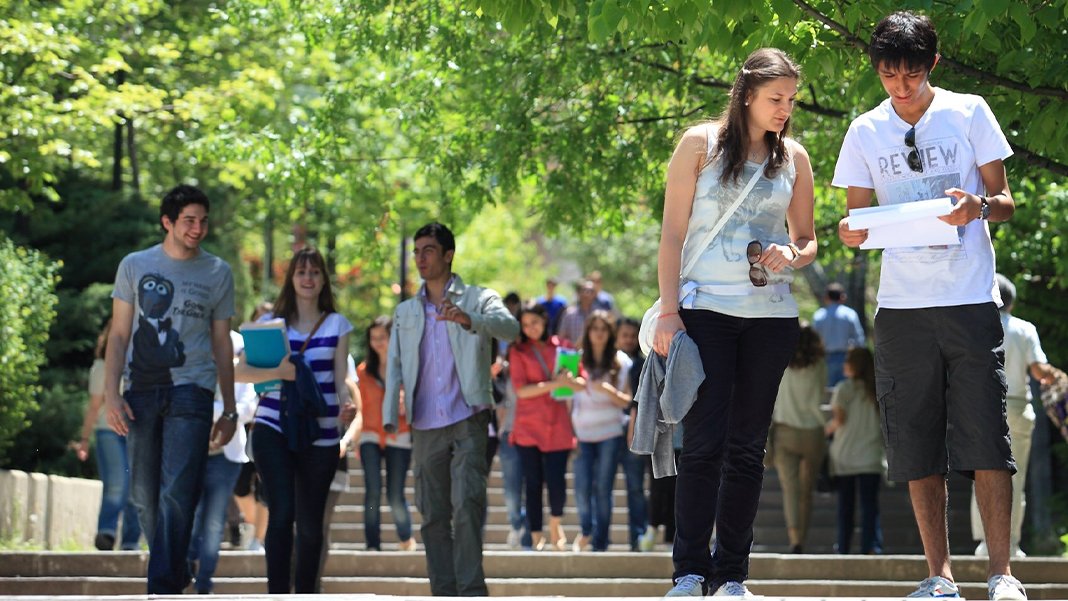 CHP'den üniversiteliler için kampanya: 'Demokrasi bileti’niz hazır