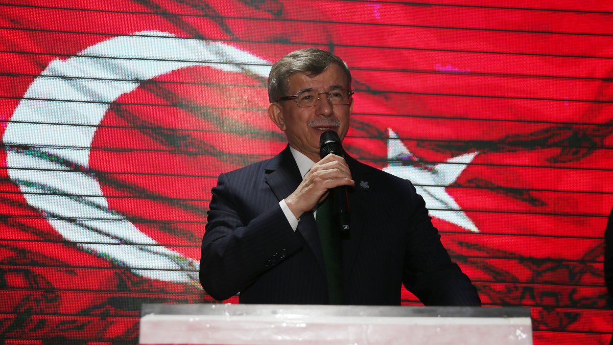 Davutoğlu iktidara yüklendi: Bu masa dağılacak diye rüya gördüler, boşa çıktı