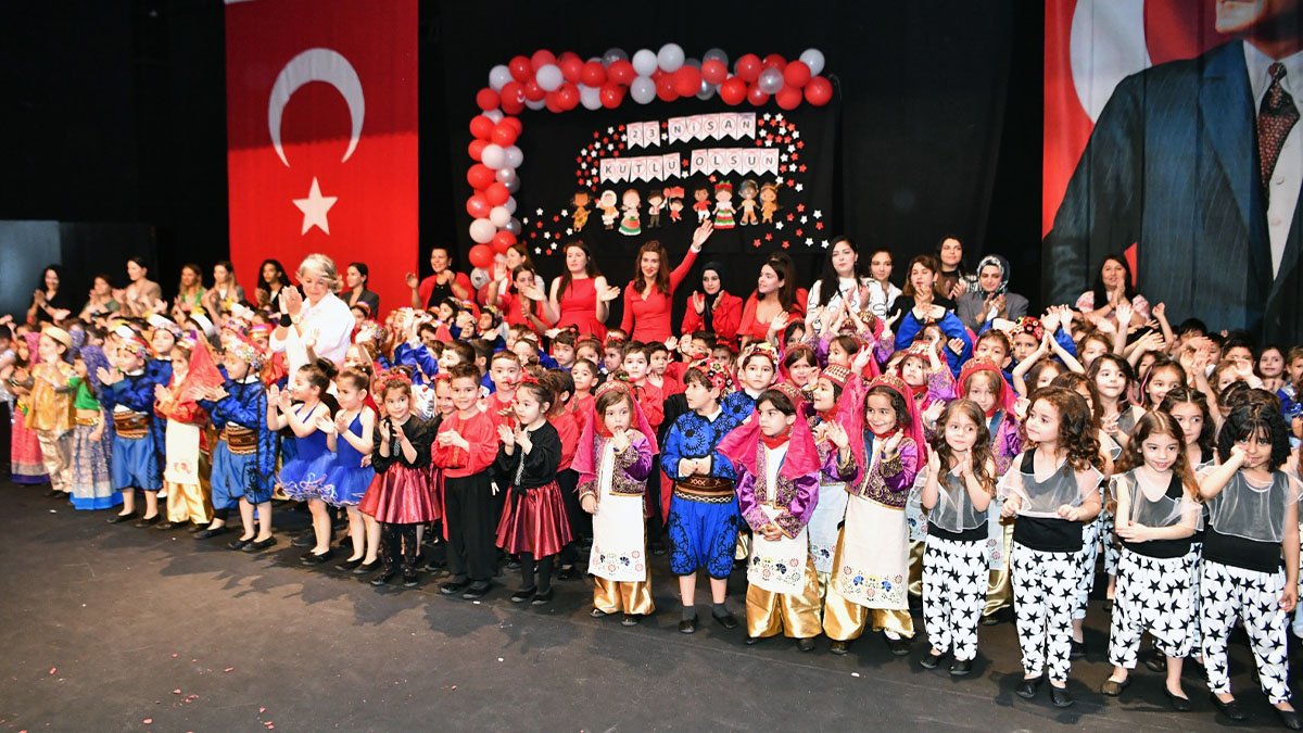 Çukurova'da büyüleyici 23 Nisan kutlaması