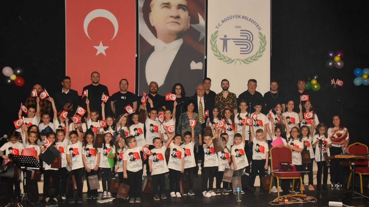 Bozüyük Belediyesi Çocuk Korosu'ndan muhteşem "23 Nisan Çocuk Konseri"