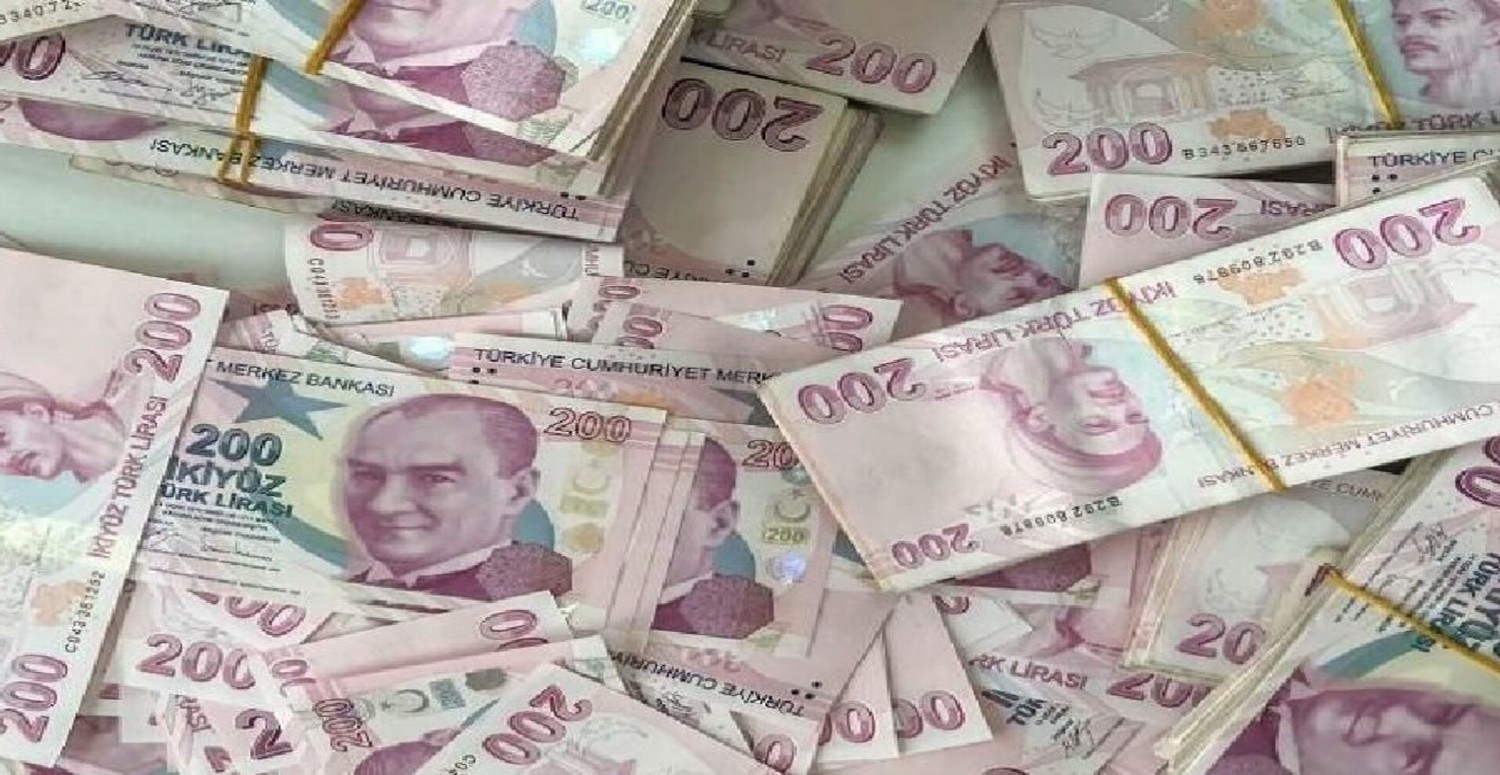 Nakit para arayıp bulamayanlara son fırsat! O banka şartsız şurtsuz 70 bin TL kredi veriyor!