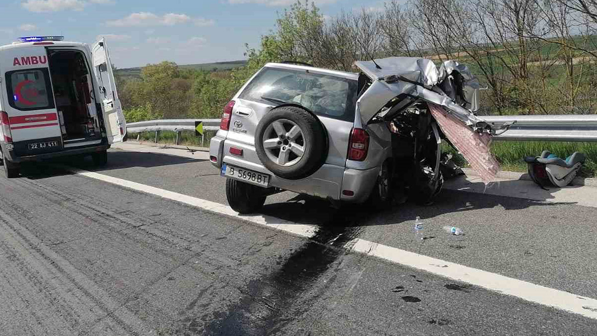 Edirne’de feci kaza: Hamile kadın karnındaki bebeğiyle can verdi