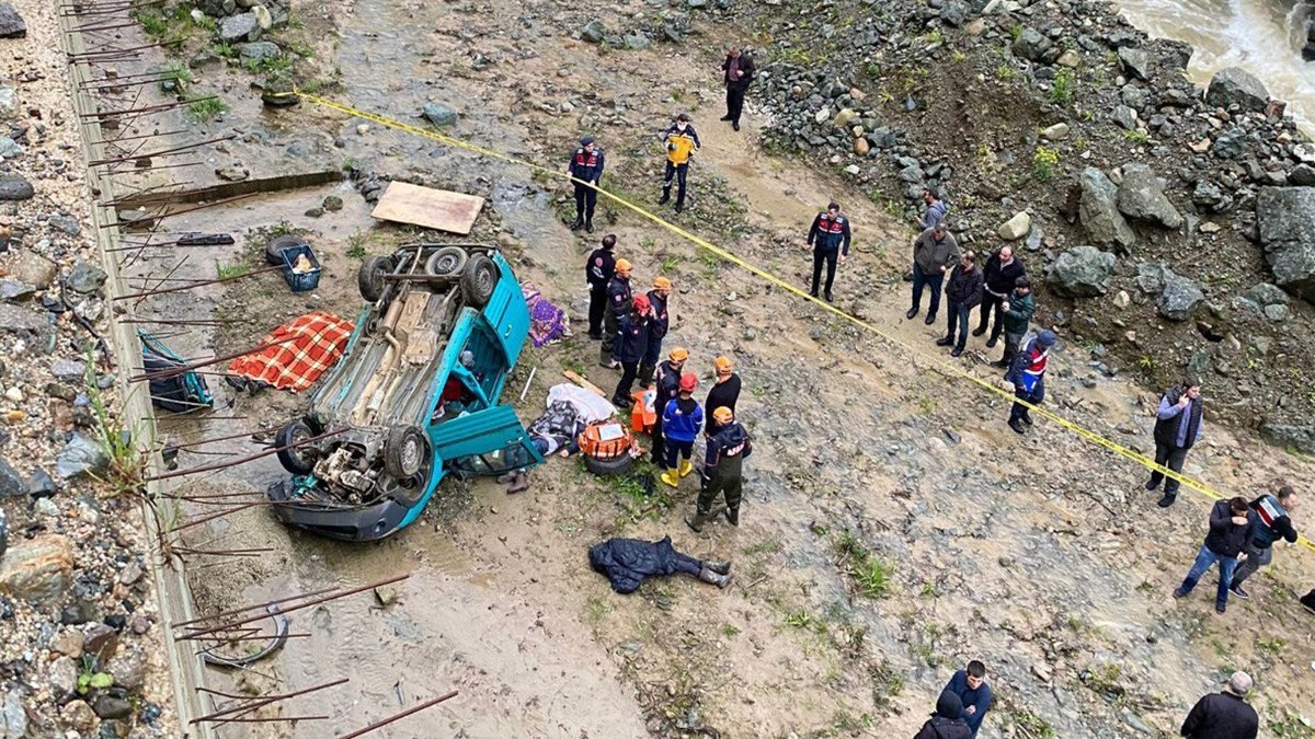 Rize’de korkunç kaza! 4 kişi hayatını kaybetti