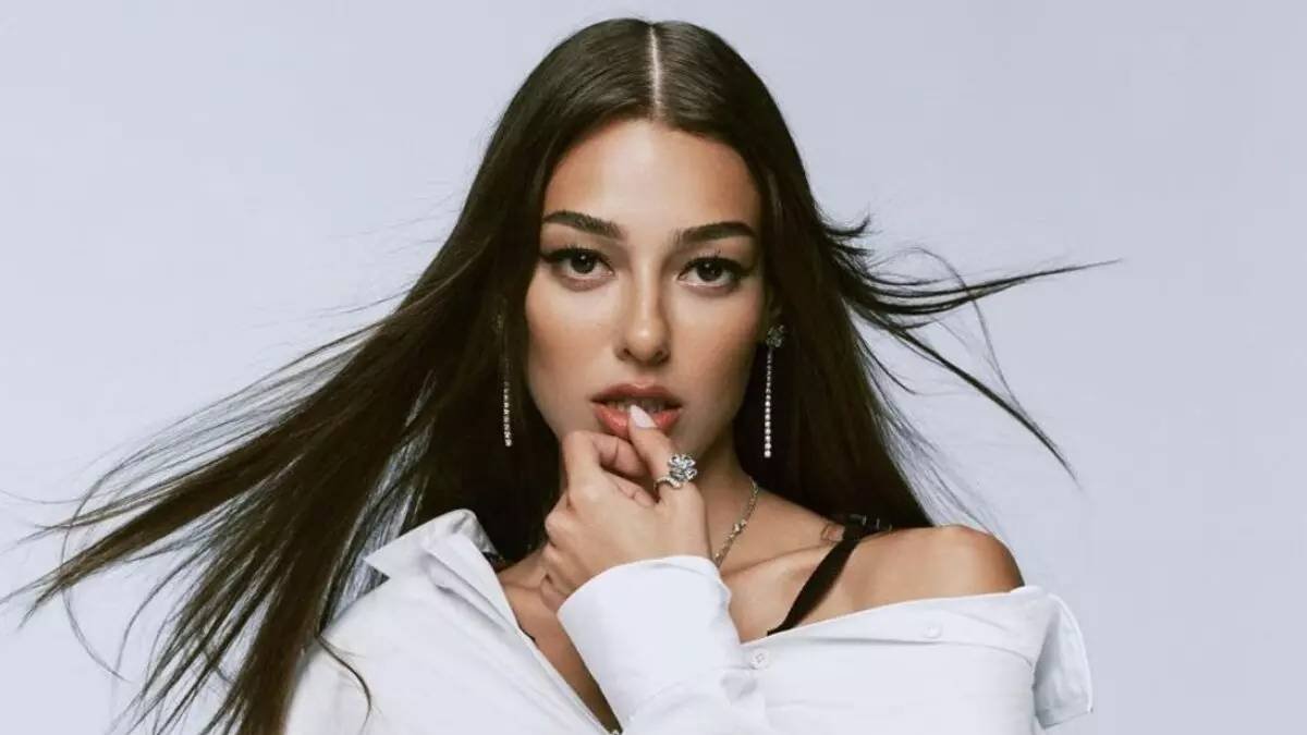 Dilan Çiçek Deniz hayranlarını korkutan ameliyat! 1 ay boyunca sahnelerden uzak kalacak!