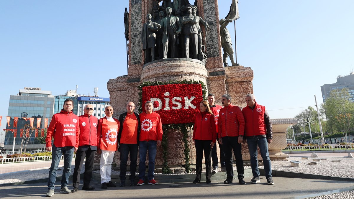 DİSK: Taksim'in yasaklı olduğu son 1 Mayıs