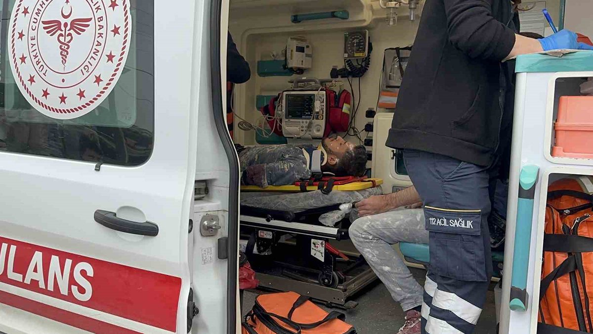 Ordu'da inşaat iskelesi çöktü: 4 işçi yaralı