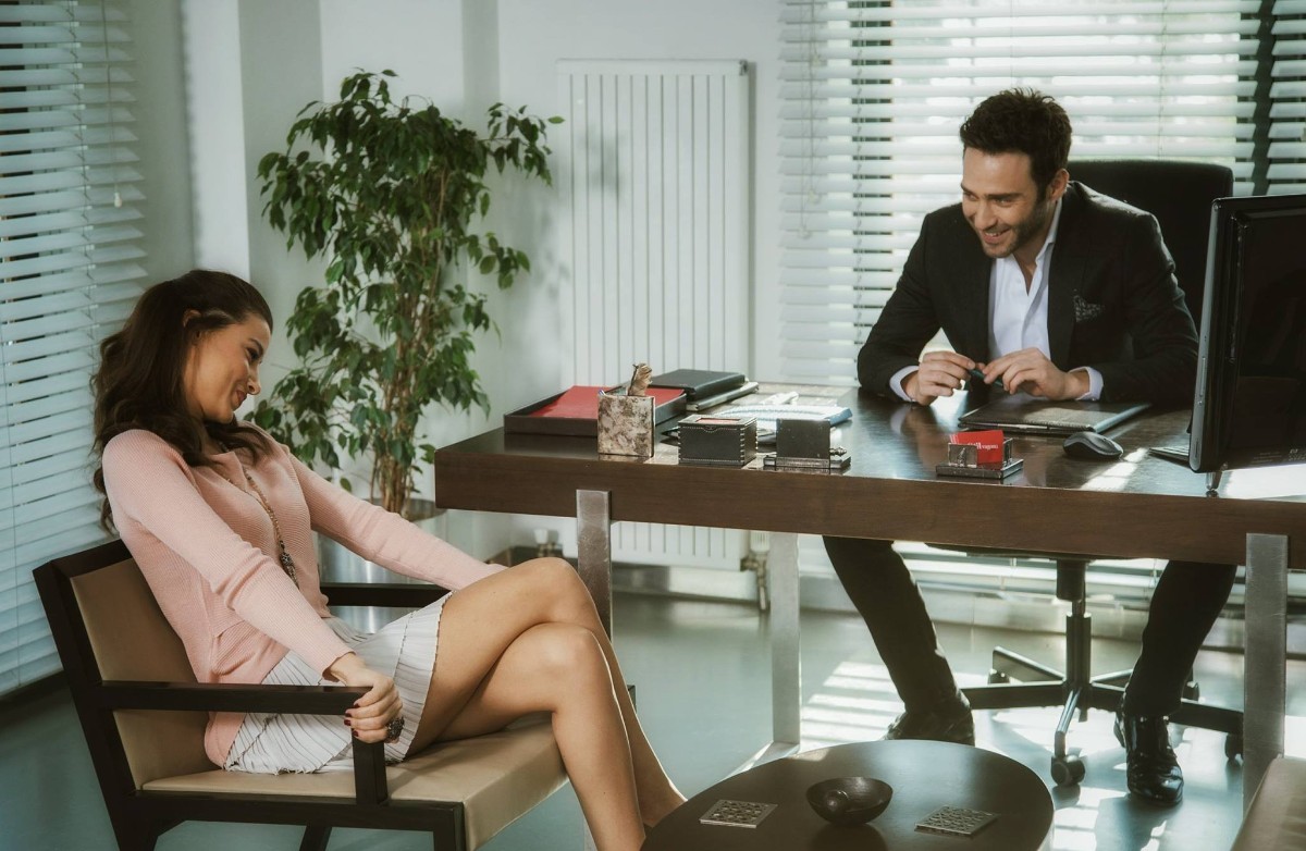 Kızılcık Şerbeti'nin Alev'i şaşırttı! Müjde Uzman'ın eski sevgilisi kendisinden de ünlü çıktı!