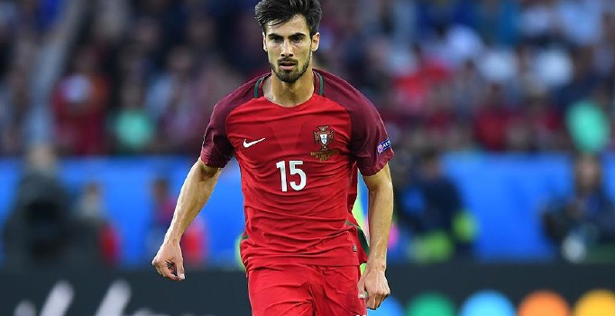 Barcelona Andre Gomes'i resmen açıkladı