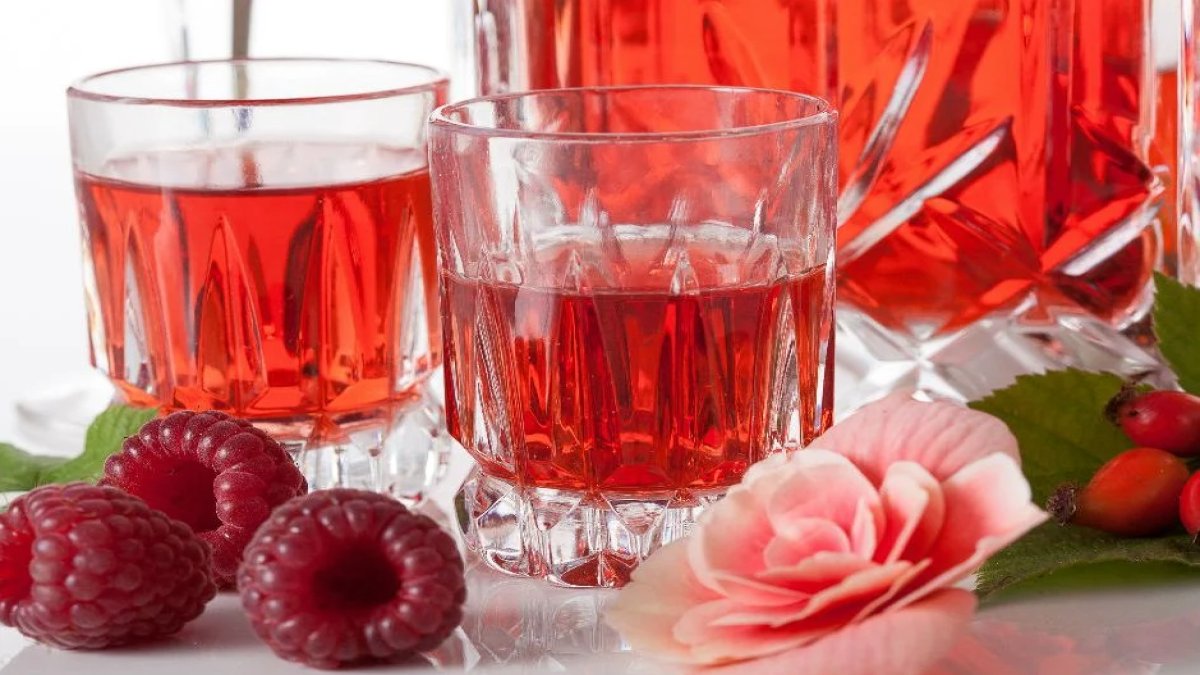 Şerbet Tarifi: Yapımı Kolay ve Lezzetli İçecek Tarifleri