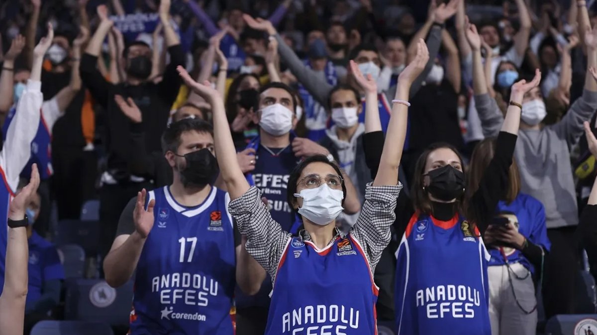 Anadolu Efes'in yıldız isminden kötü haber! Kalp krizi geçirdi! Apar topar hastaneye kaldırıldı!
