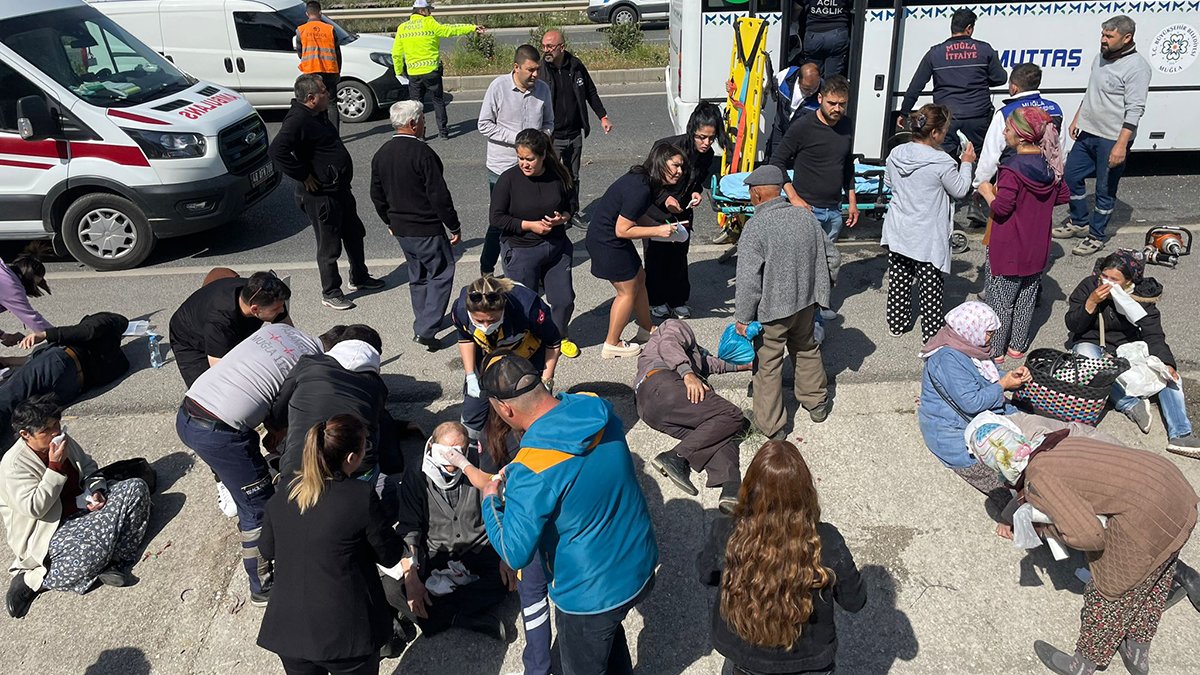 Ortalığı savaş alanına çeviren kaza! 4'ü ağır 34 yaralı