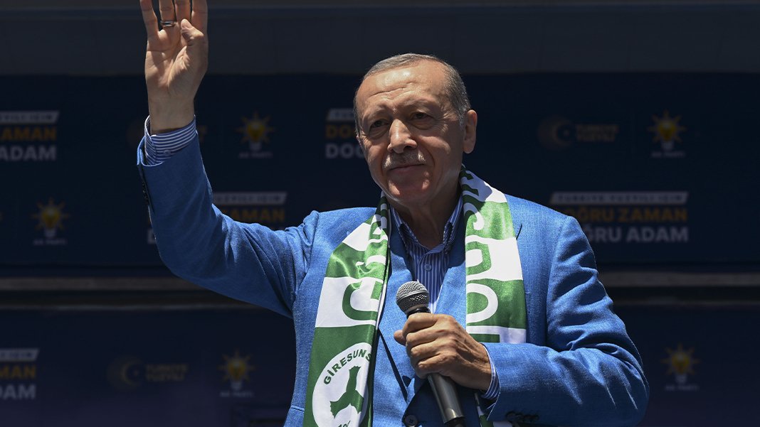 Erdoğan 'Evet, her şey güllük gülistanlık değil' diyerek kabul etti: Liderinizi soğana, patatese kurban etmeyin