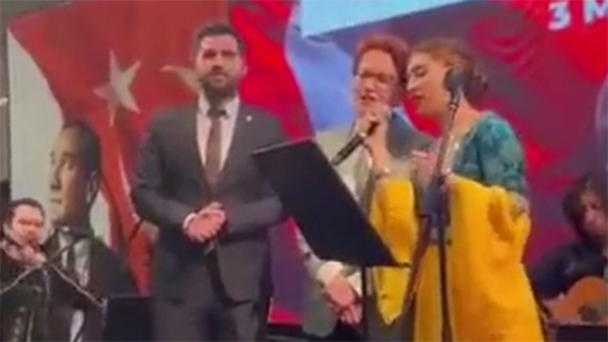 Akşener, Selanik Türküsünü söyledi