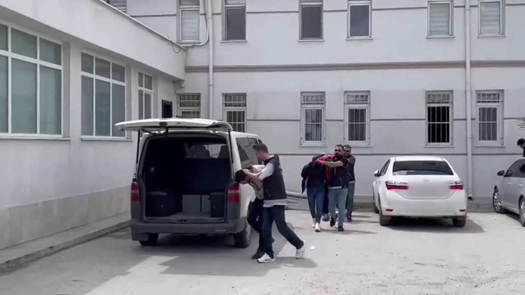 Midesinde 300 gram eroinle yakalanan kuryeden ilginç savunma: İçici değil, yutucuyum