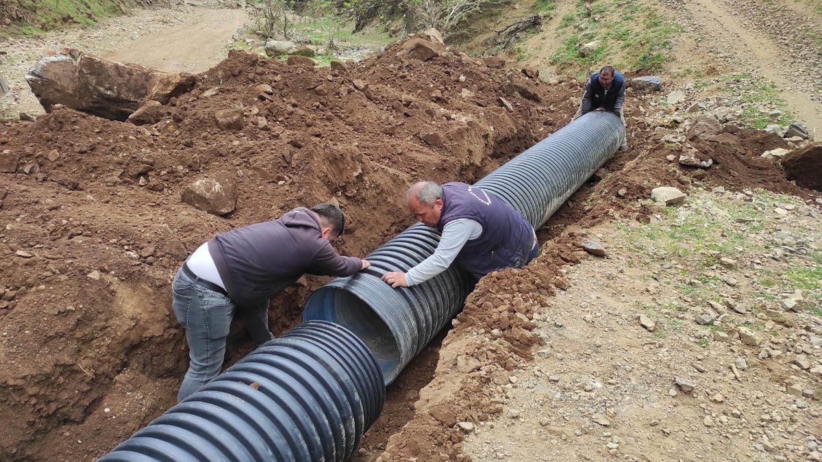 Burhaniye kırsal mahallelerinde çalışmalar devam ediyor