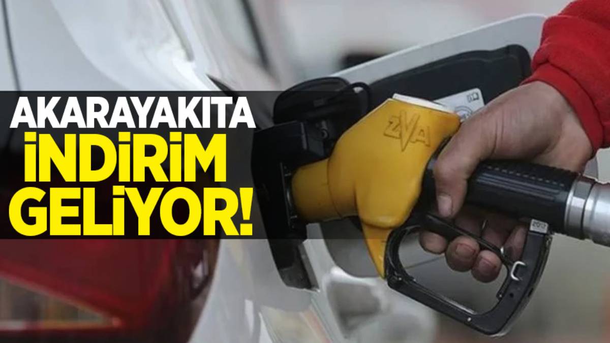 Akaryakıt fiyatlarında 14 ay sonra bir ilk! Araç sahipleri yakıt almaya koşacak: Dev indirim açıklandı
