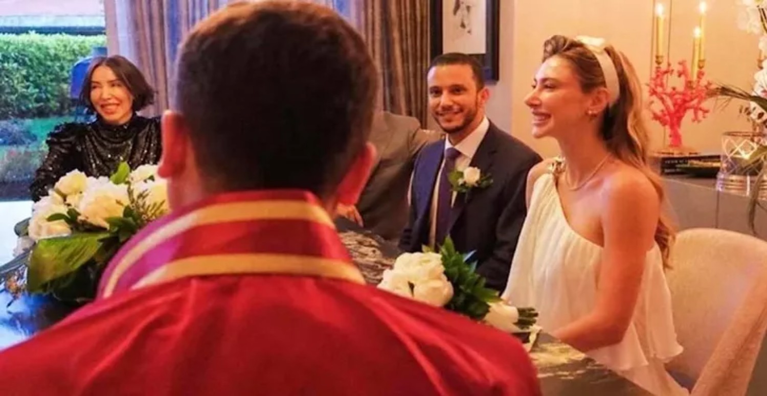 Şeyma Subaşı'nın düğününde kızı Melisa'nın giydiği kıyafet olay oldu! Sosyal medyada alay konusu oldu!