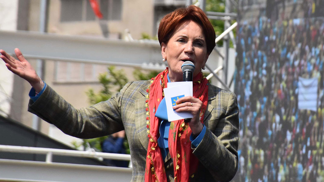 Akşener'den Bozdağ'a yanıt: Ne ara o cıvıklıktan FETÖ düşmanı oldun?