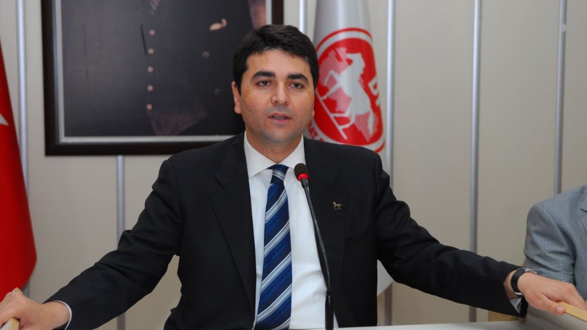 Uysal'dan İmamoğlu’nun saldırıya uğramasına tepki: Korku değil umut, kavga değil sevgi kazanacak