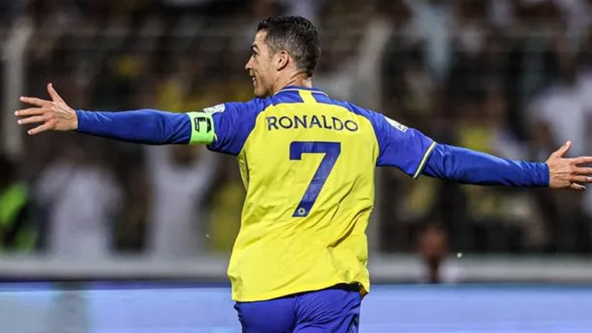 Futbol dünyasını sarsan olay! Cristiano Ronaldo 99 kez kırbaçlanacak! Dünya bu olayı konuşuyor