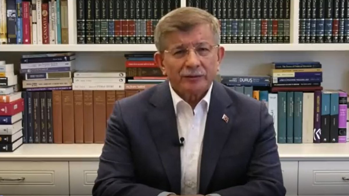 Davutoğlu'ndan kamu görevlileri ve vatandaşlara çağrı: İktidar seçime gerilim ortamı içinde girmek istiyor