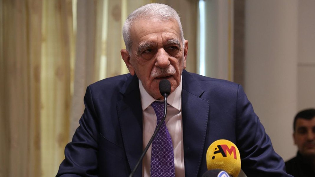 Ahmet Türk'ten İmralı iddiası: Bir oy için Öcalan'ın kapısına gittiler