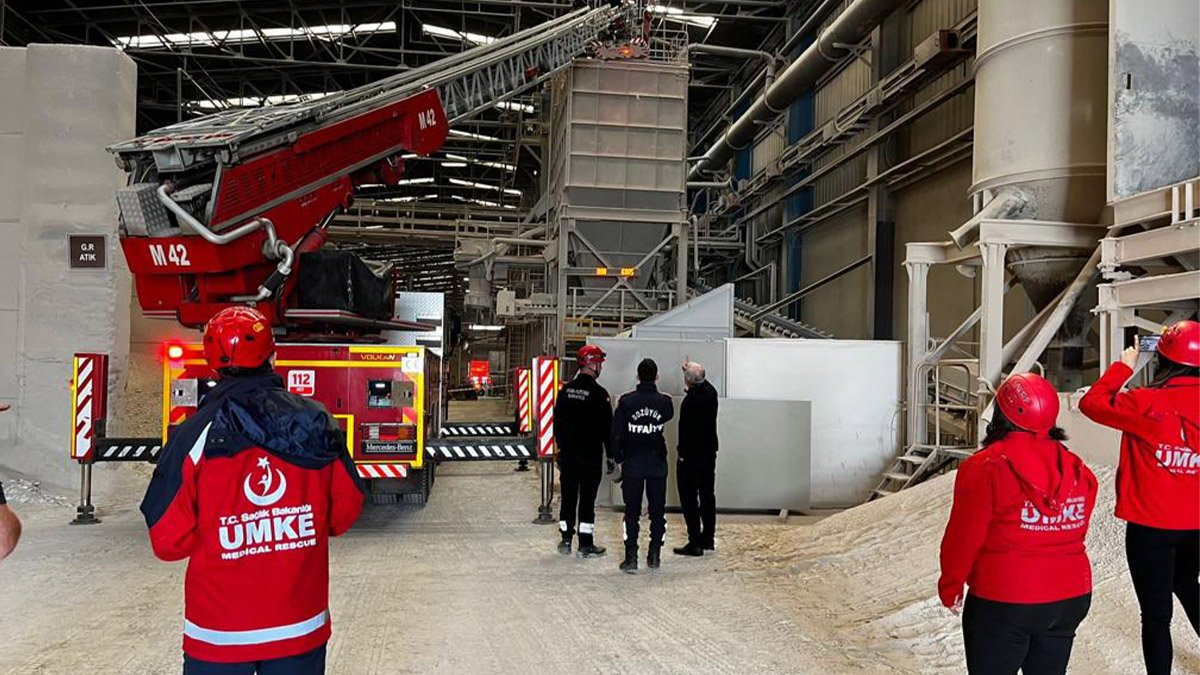 Bozüyük Belediyesi İtfaiyesi ve Vitra Karo – UMKE’den gerçeği aratmayan tatbikat