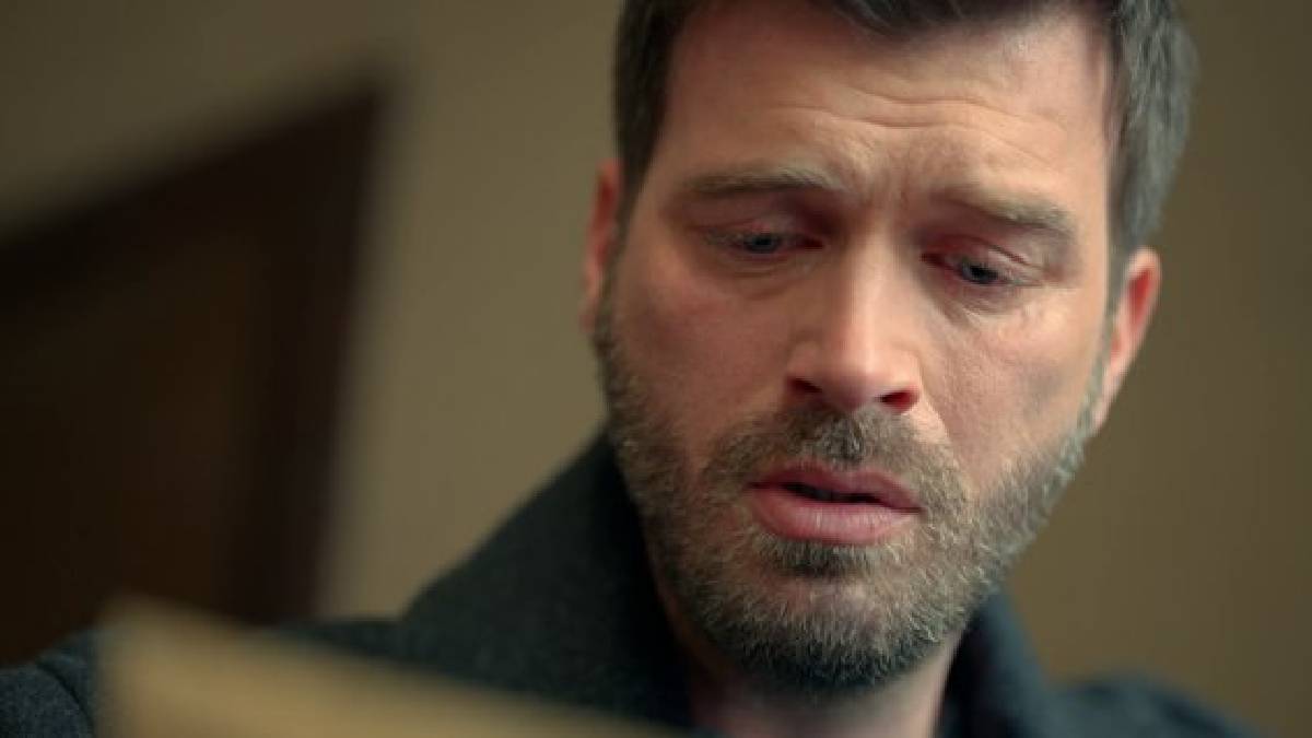 Kıvanç Tatlıtuğ ve Serenay Sarıkaya korkuttu! Dizi seti kan revan içinde kaldı! Olayla ilgili inceleme başlatıldı