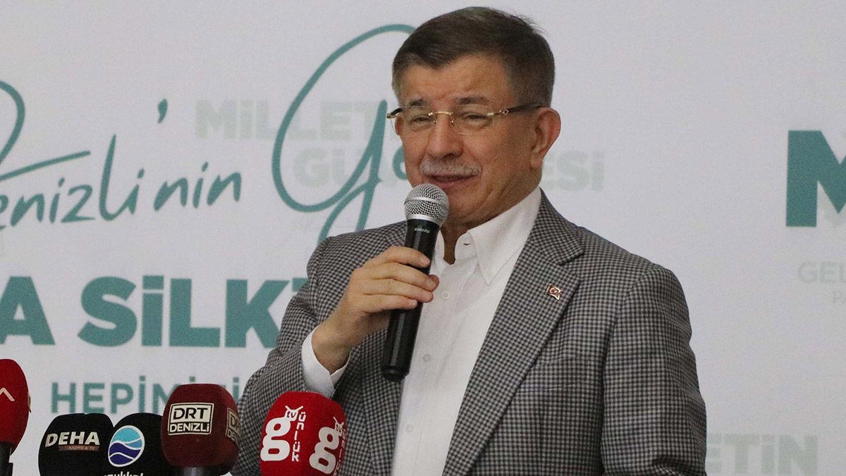 Davutoğlu: Terör örgütleriyle irtibatımız varsa hakkımızda soruşturma açın