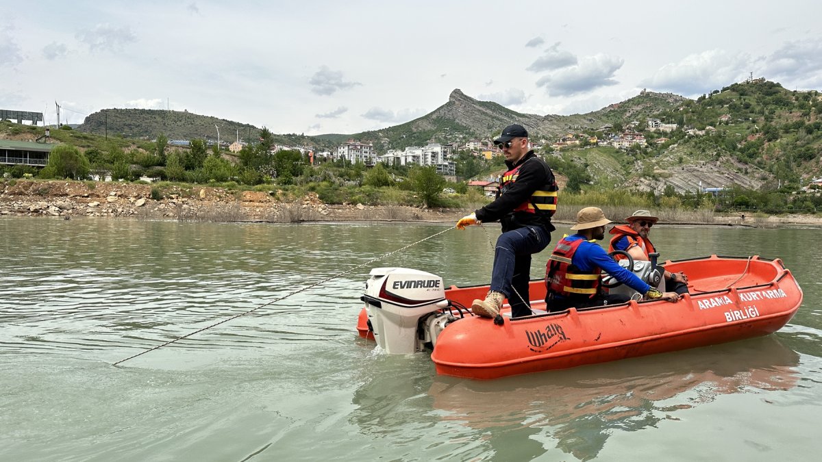 Bölge didik didik: Azad'dan 21 gündür haber yok