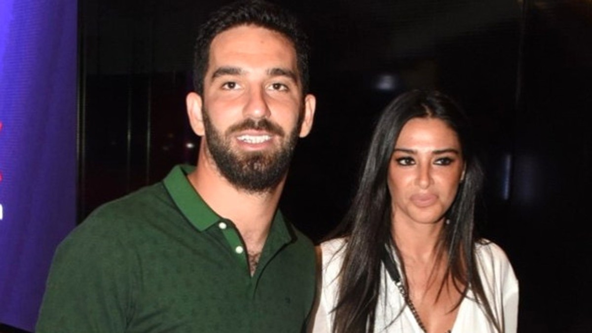 Arda Turan'ın eşi Aslıhan Doğan'dan şok hamle! 93 bin TL'lik hırkasını bakın ne yapacakmış