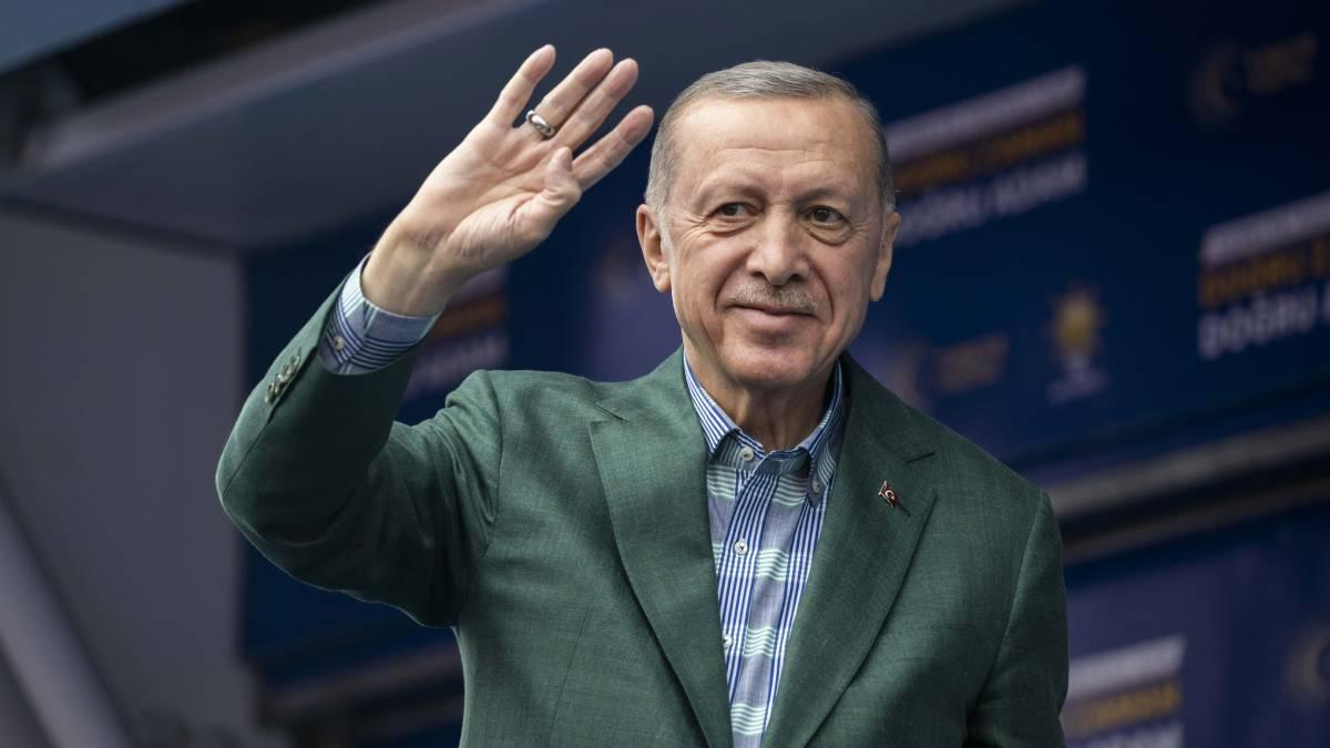 Erdoğan: Egoları tavan yapmışların sizi kendi dipsiz kuyularına sürüklemesine izin vermeyin