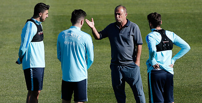 Milli futbolcudan Terim'e sitem: 'Yanlış yerde oynatıldım!'