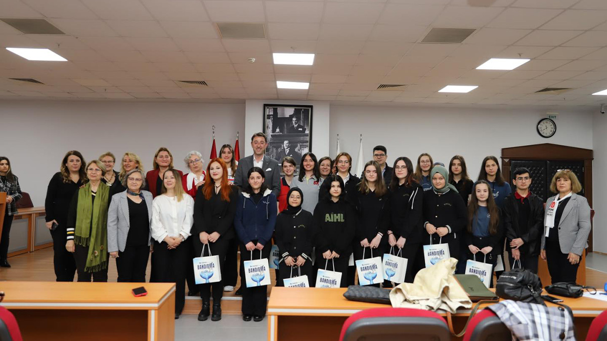 Mutlu kadın, mutlu toplum