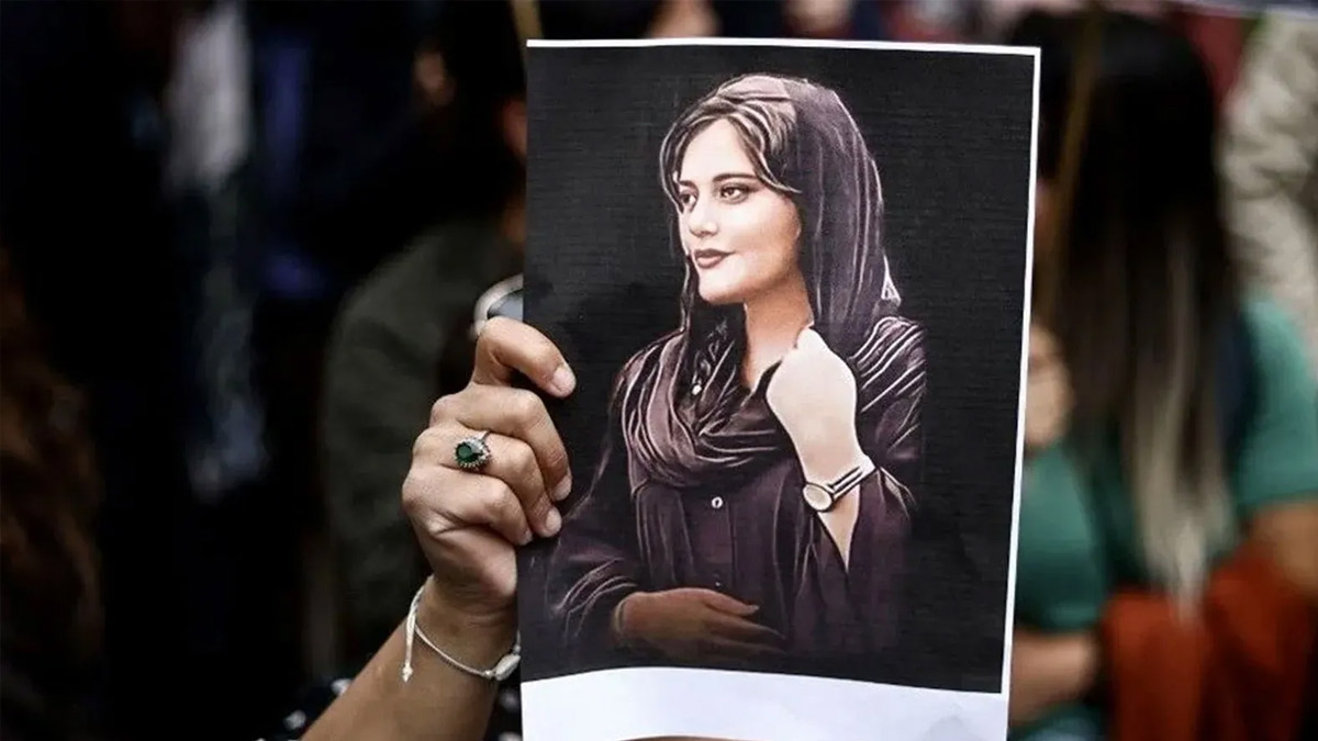 İran'da Mahsa Amini protestolarına ilişkin üç idam daha