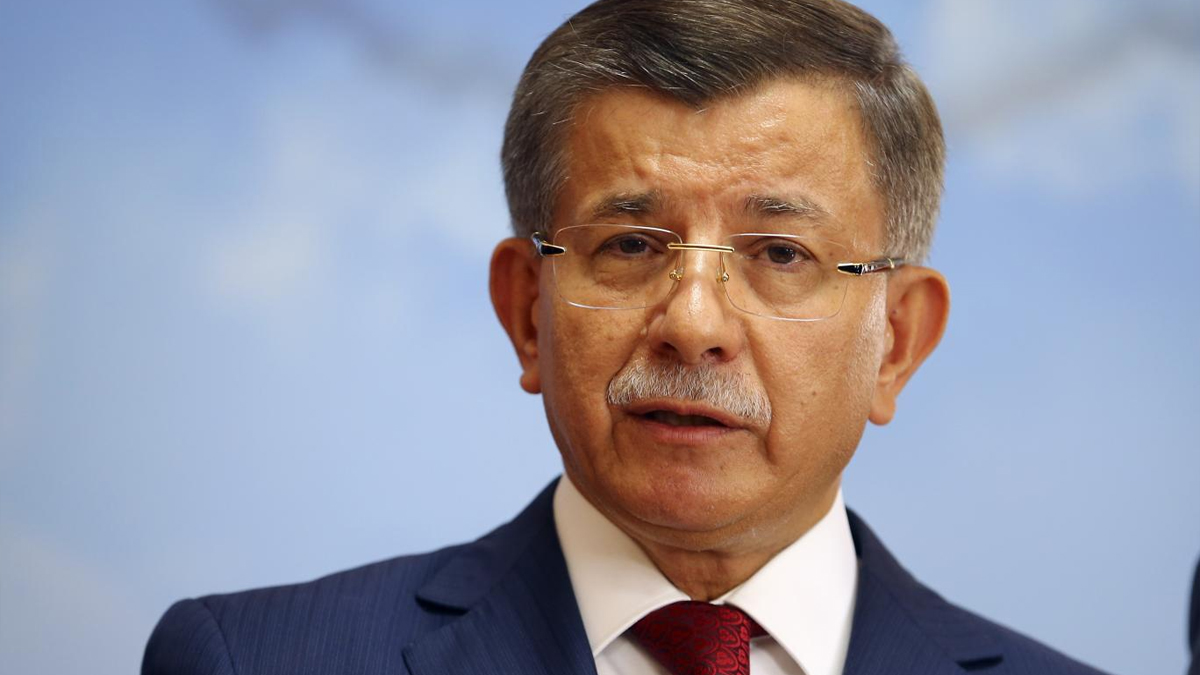 Davutoğlu'ndan 19 Mayıs'ta 'bağımsızlık' vurgusu