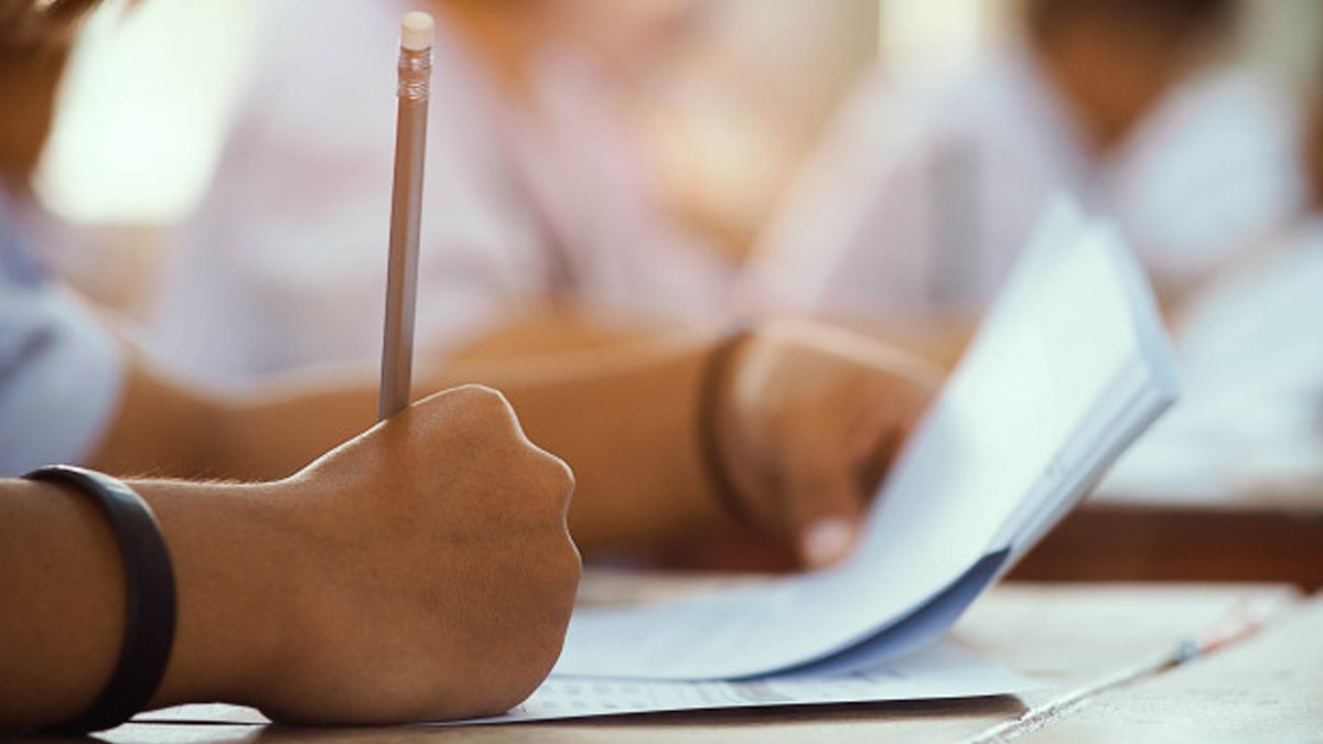 Üniversite öğrencileri dikkat! YÖK'ten final sınavı kararı: O tarihte yapılacak