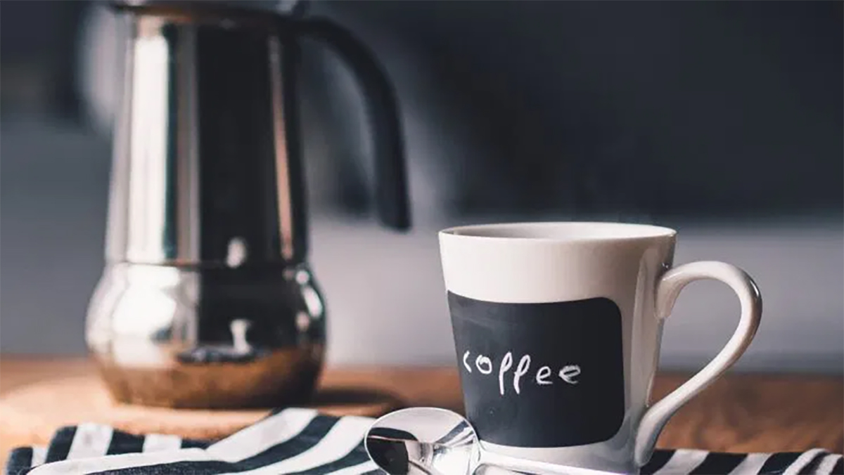 Kahveyi şekersiz mi yoksa şekerli mi içmek daha iyi? Bilim ne diyor? Cevap sizi çok şaşırtacak
