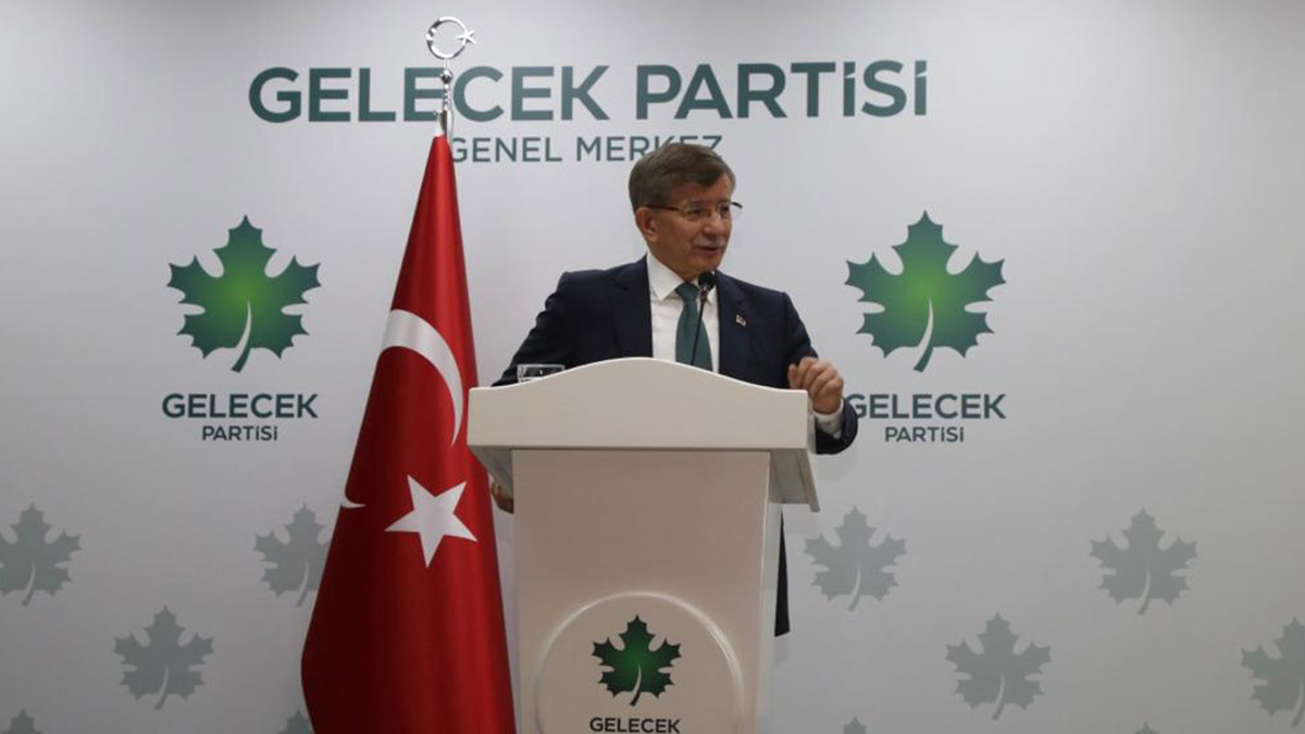 Davutoğlu, Trump'ın Erdoğan'a yazdığı mektubu paylaştı: Bu utancı yaşatan Erdoğan-Bahçeli yönetimini kınıyorum