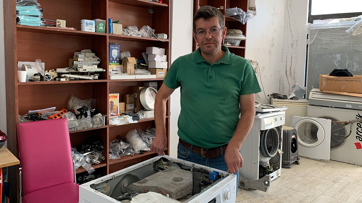 Çamaşır makinesinden öyle bir şey çıktı ki küçük dilini yuttu! 29 yıllık usta, mesleği bırakma noktasına geldi