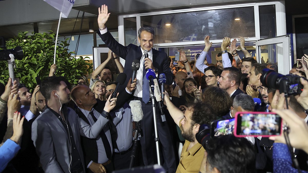 Yunanistan'da seçimin kaybedeni anketler oldu: Kazanan Miçotakis
