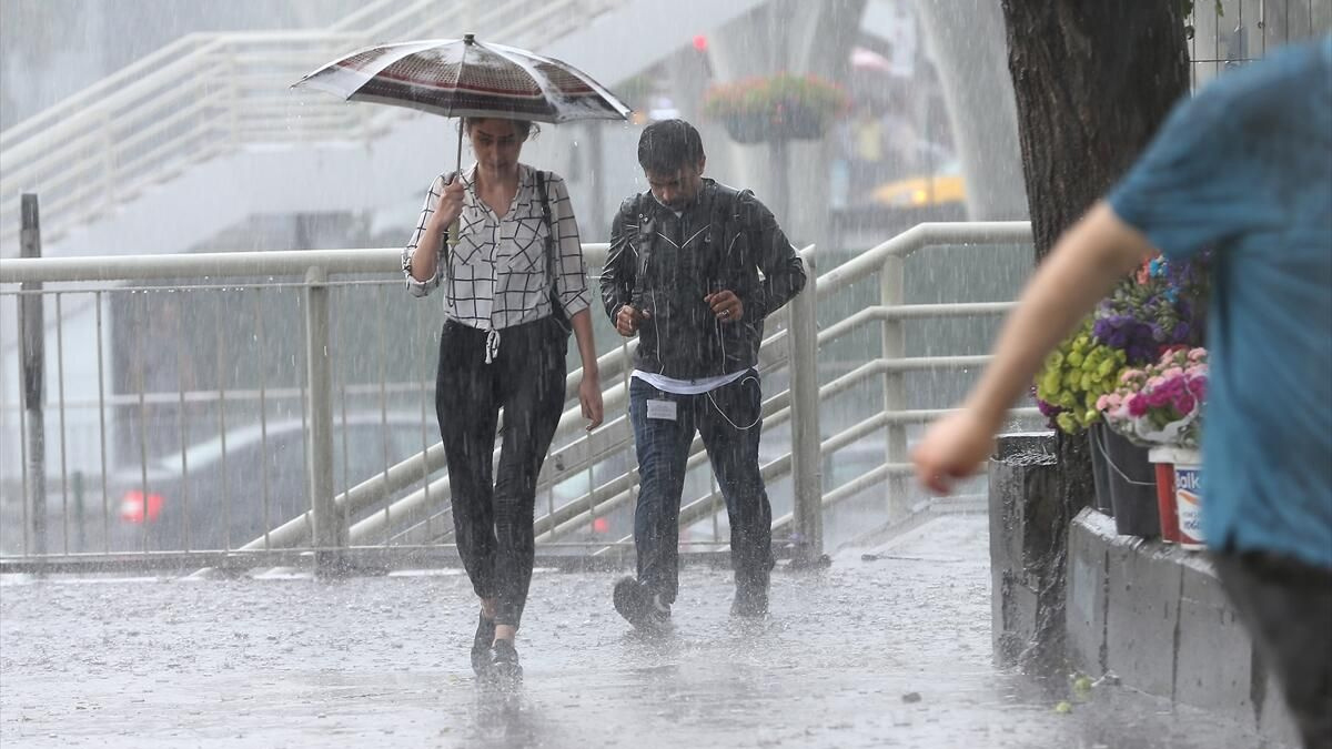 Meteoroloji'den 12 kente 'sarı' alarm: Sel, dolu, yıldırım, hortum...