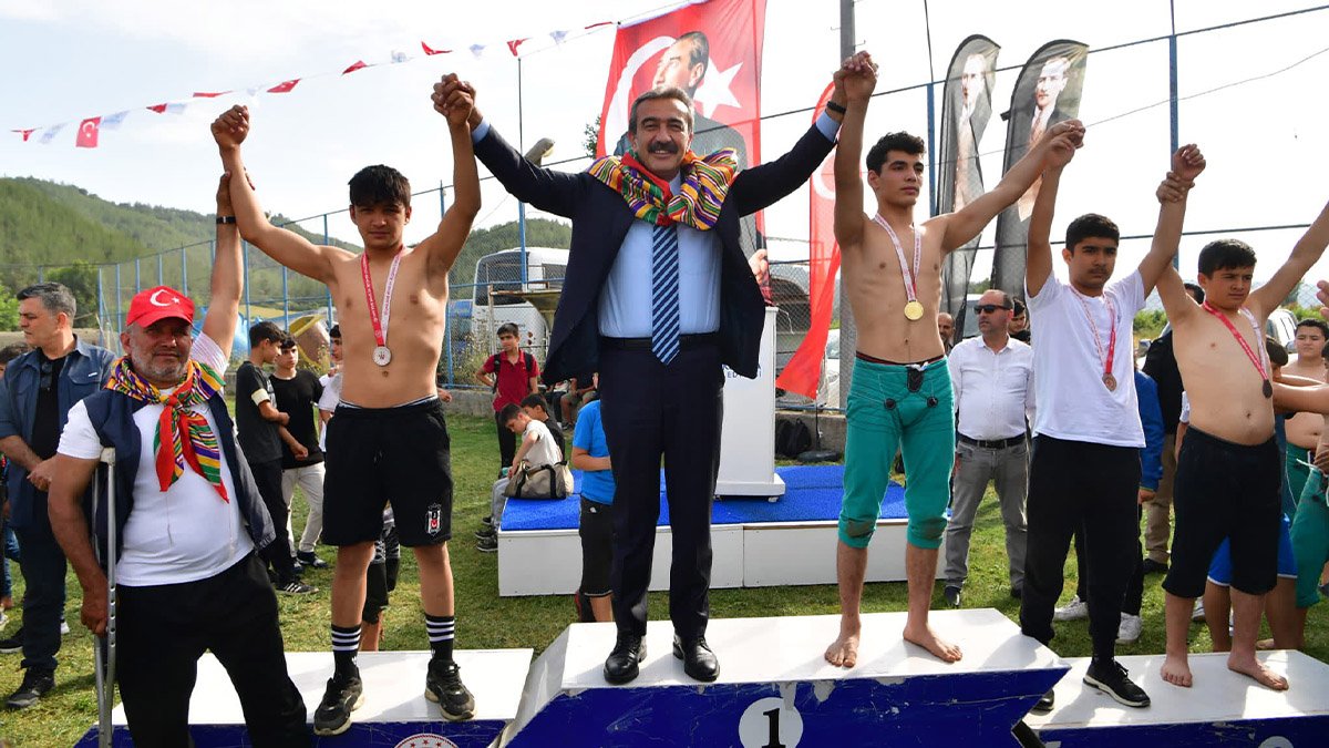 Salbaş’ta başpehlivan Mehmet Çelebi