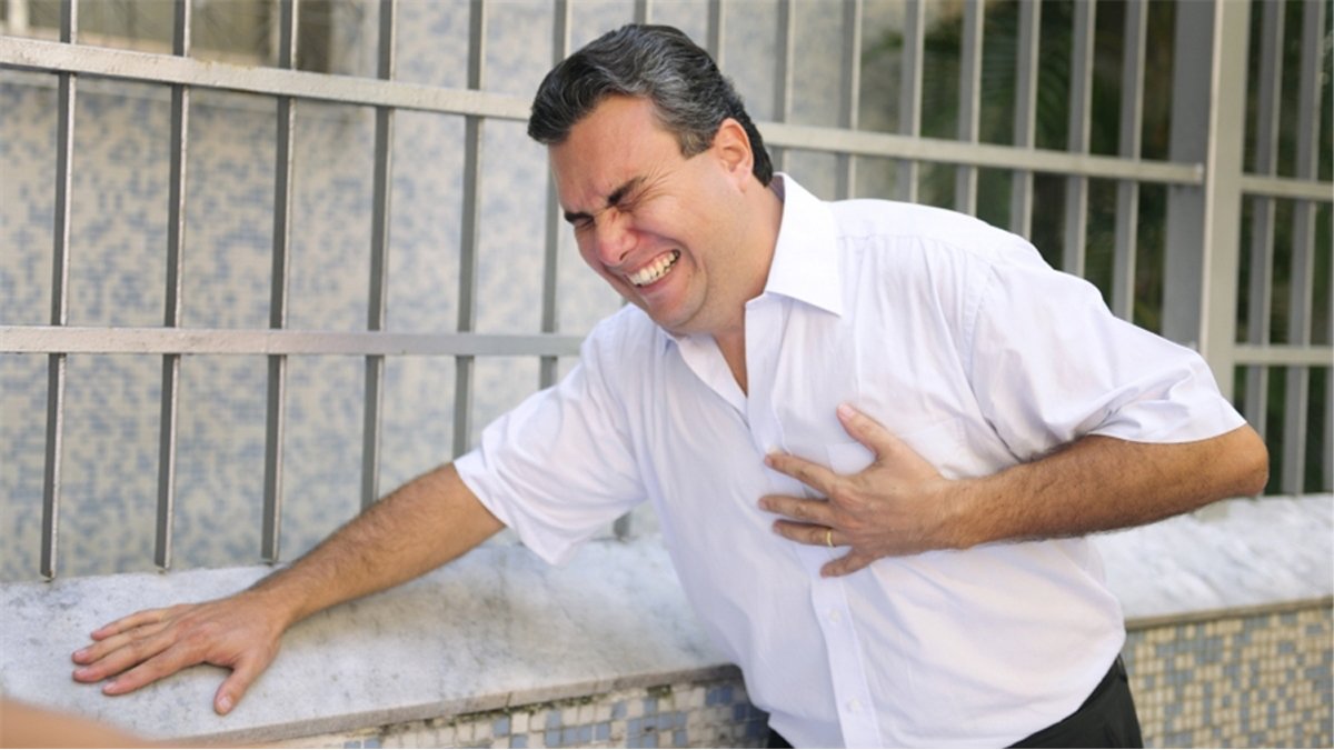 Göğüs Ağrısı Neden Olur?