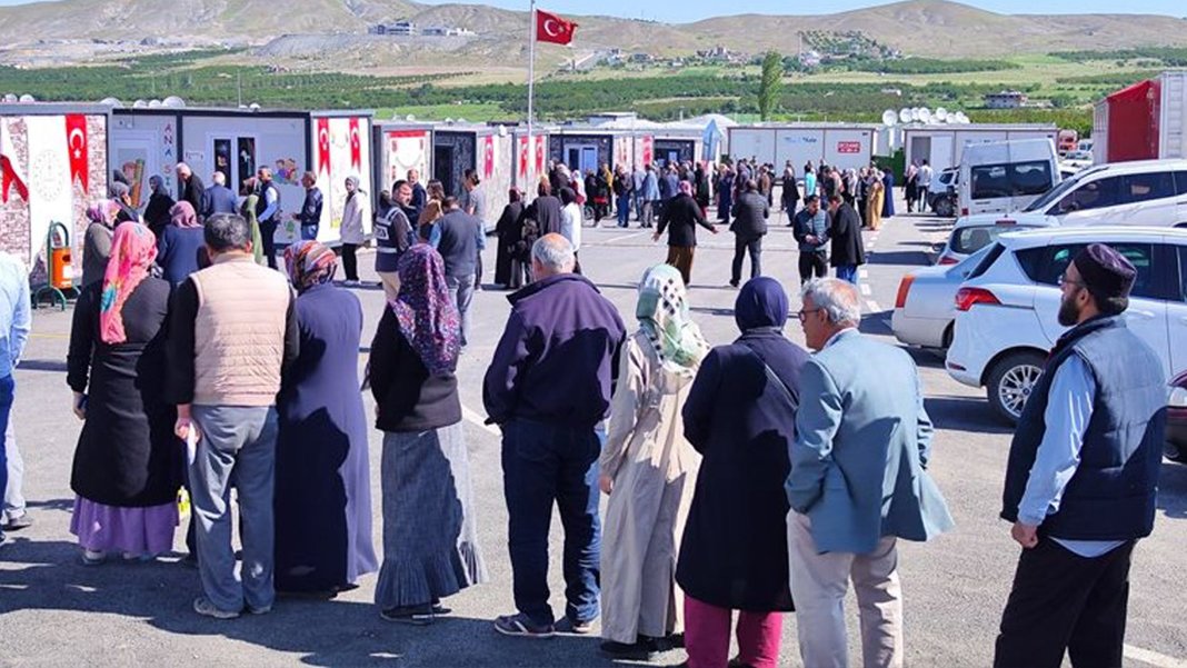 Oy kullanmak isteyen depremzedeler için ücretsiz sefer: Ankara Valiliği duyurdu