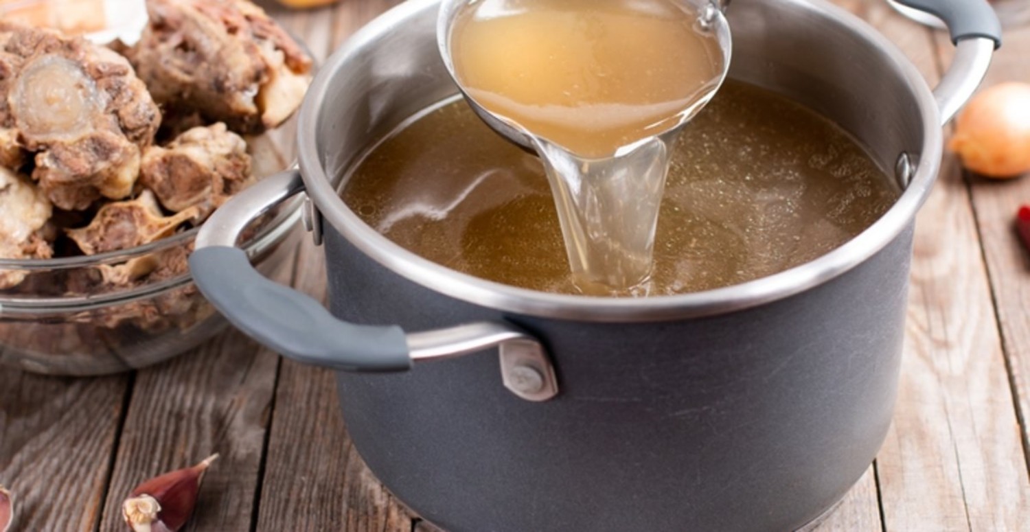 Sadece 1 bardağı vücudu tamamen yeniliyor! Onda olan şifa hiçbir şeyde yok: Kolajenin doğal kaynağı