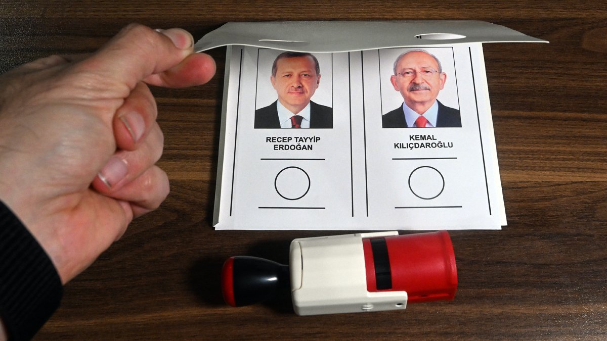 'Kusurlu seçim sistemi Rusya ve Venezuela'ya benziyor'