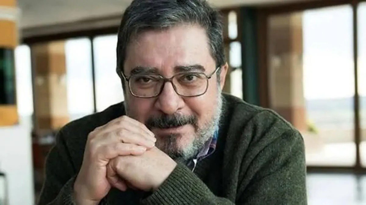 Gazeteci Engin Ardıç hayatını kaybetti