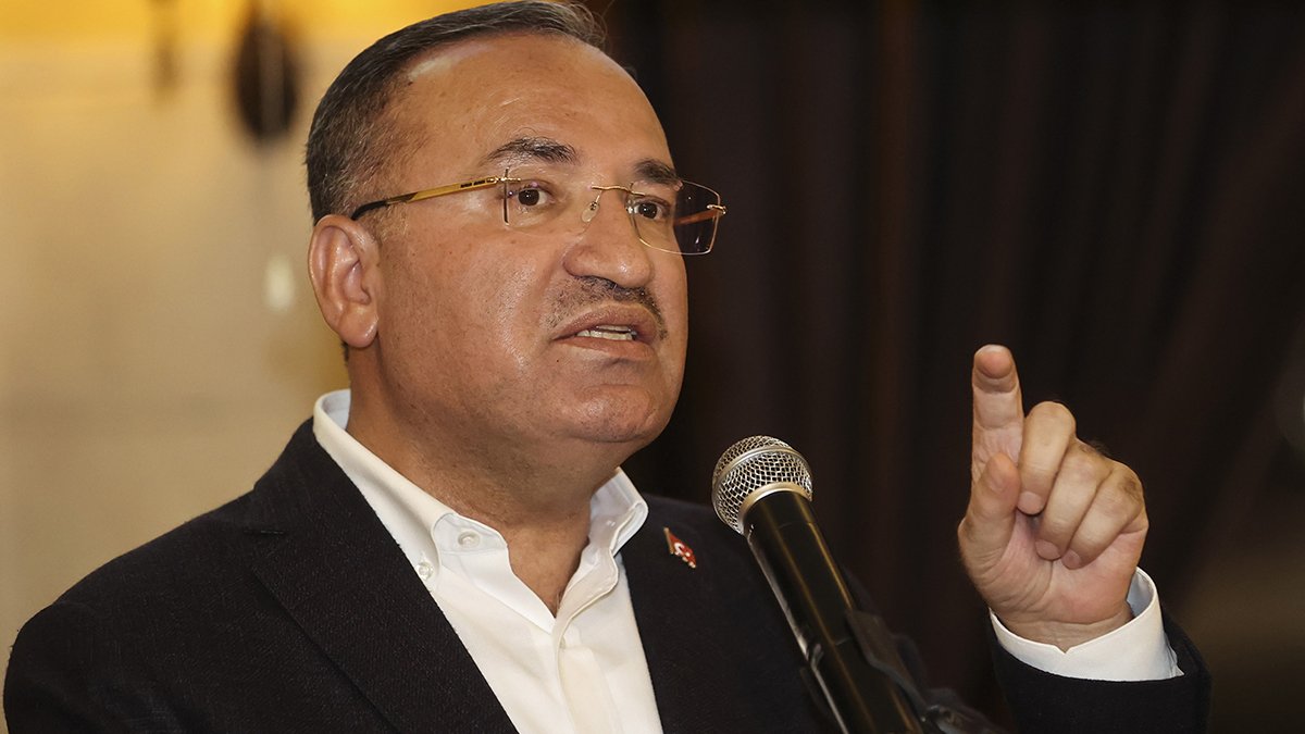 Adalet Bakanı Bozdağ'dan 'imralı' yanıtı: Öcalan ile hiçbir görüşme yapılmamıştır