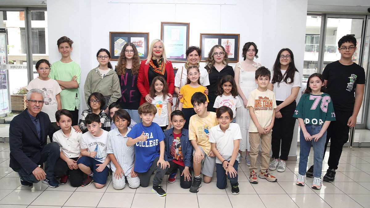 Küçüklerden mesaj dolu çizgiler